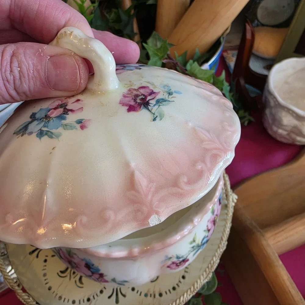 Lusterware Footed Small Tureen / Serving Bowl w/ Handles and Lid in Pearl White